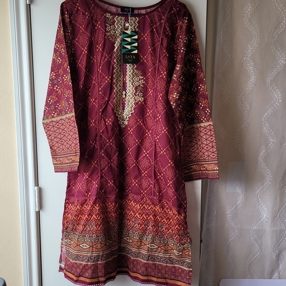 Saya Pret Embroidered Shirt Burgundy size Small